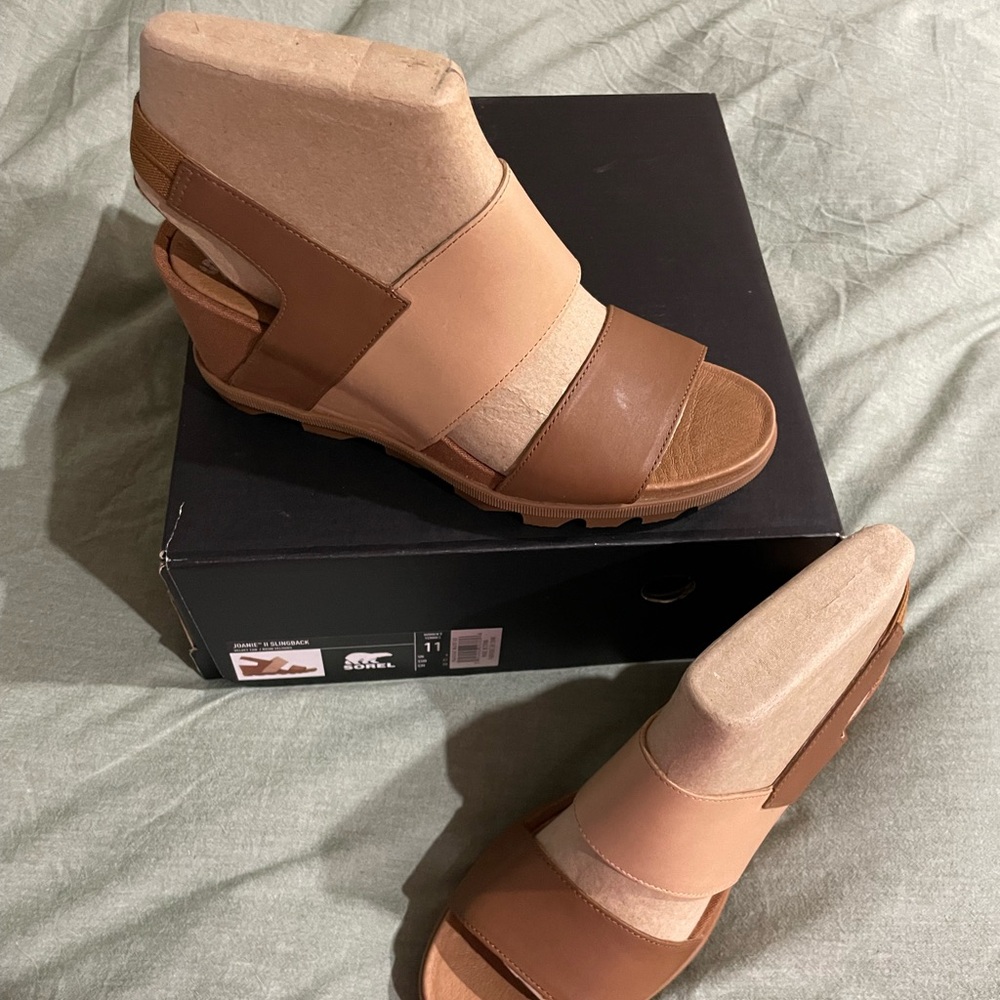 Women's Sorel Brown and Tan Sandals - Picture 5 of 5